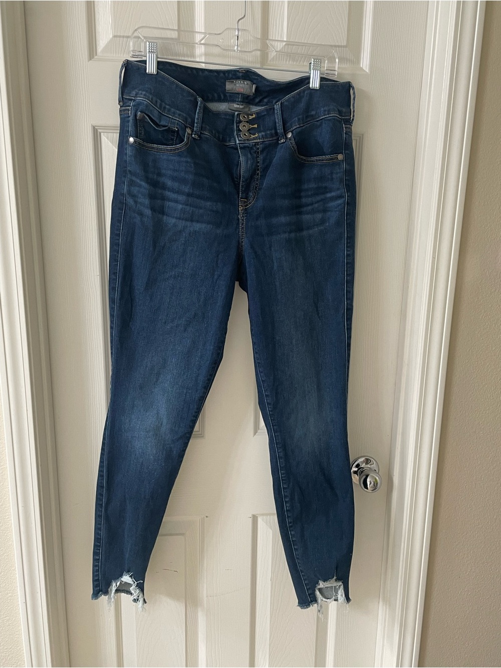 torrid Dark Indigo chew ankle Skinny Jeans

Size 16 TALL